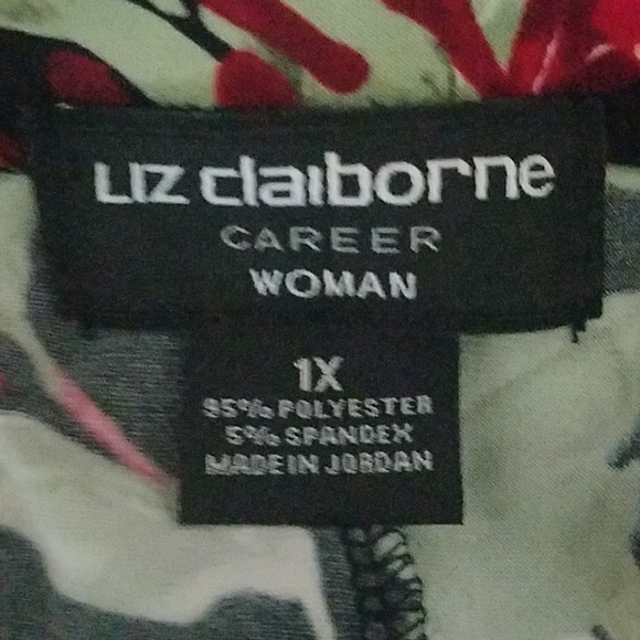 Liz Claiborne, black and red floral top. Great with slacks or skirt, Size 1X - Picture 6 of 6